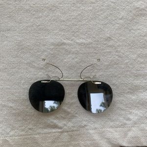 Oliver Peoples sunglasses clip for eyeglasses